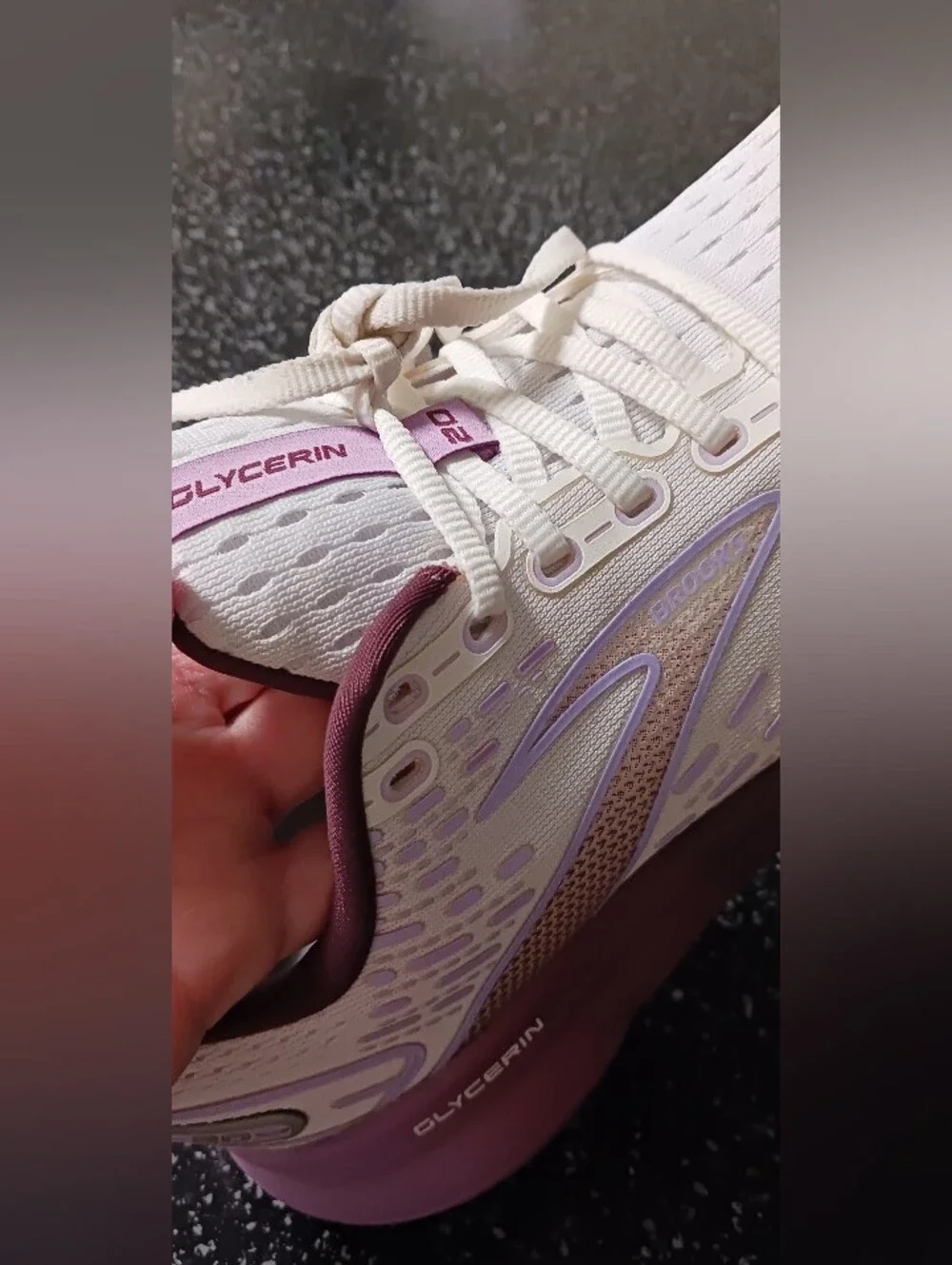Brooks Glycerin 20 Running Shoes - White, Lilac & Burgandy, Size 8.5 - Picture 5 of 14